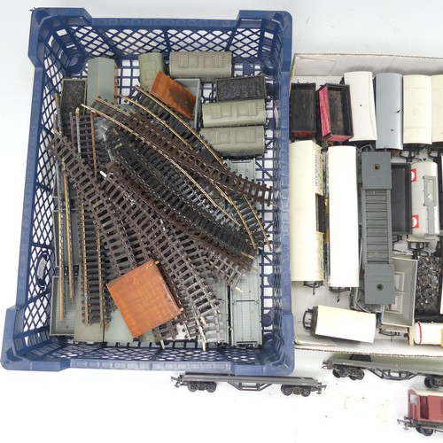 89 - A quantity of ‘00’ gauge model railway, plastic, mainly Hornby Dublo, some Tri-ang, Lima, etc, ten v... 