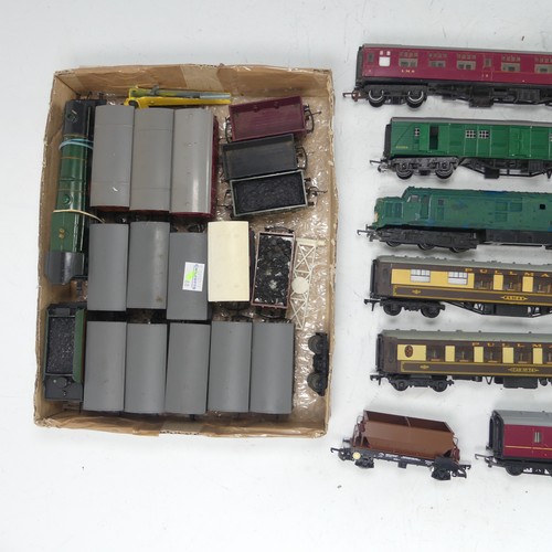 89 - A quantity of ‘00’ gauge model railway, plastic, mainly Hornby Dublo, some Tri-ang, Lima, etc, ten v... 