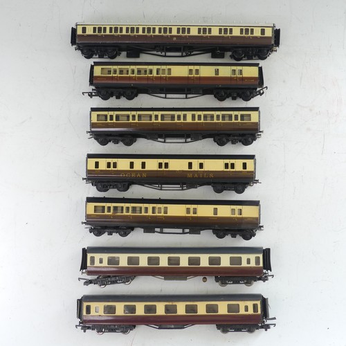 93 - An '00' gauge G.W.R. 70' 1st/3rd Compound Corridor Coach No.7932, chocolate and cream, the base insc... 