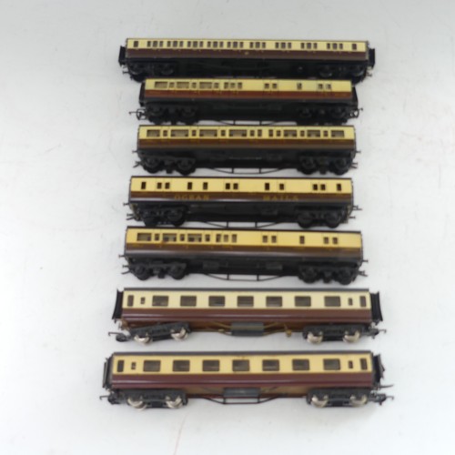 93 - An '00' gauge G.W.R. 70' 1st/3rd Compound Corridor Coach No.7932, chocolate and cream, the base insc... 