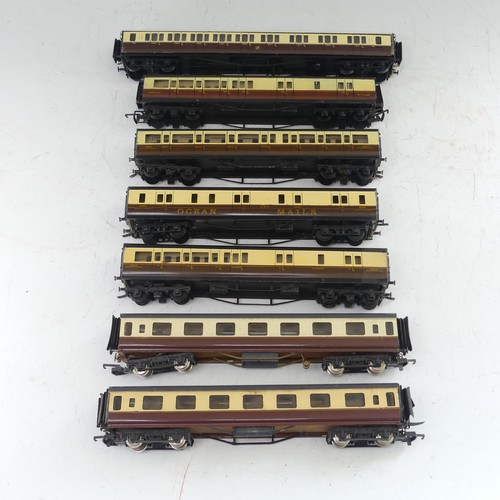 93 - An '00' gauge G.W.R. 70' 1st/3rd Compound Corridor Coach No.7932, chocolate and cream, the base insc... 