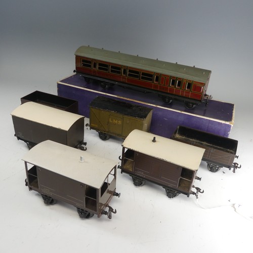 45 - Bassett-Lowke '0' gauge LMS 3rd Class Coach, maroon with yellow lettering, No.9343, boxed, together ... 