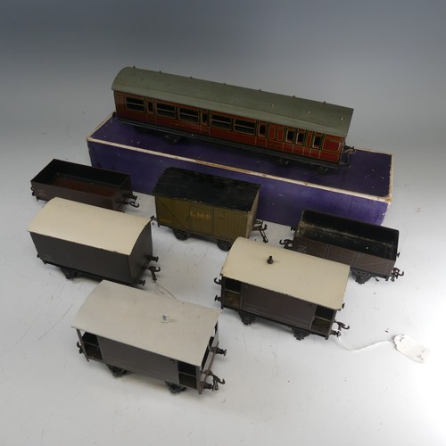 45 - Bassett-Lowke '0' gauge LMS 3rd Class Coach, maroon with yellow lettering, No.9343, boxed, together ... 