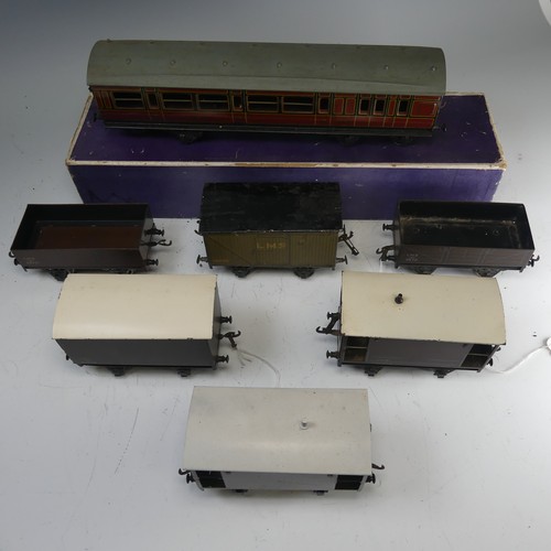 45 - Bassett-Lowke '0' gauge LMS 3rd Class Coach, maroon with yellow lettering, No.9343, boxed, together ... 