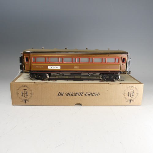 52 - Paya (Spain) ‘0’ gauge electric model railway passenger coach, P.H. 1376, “Coruna/Madrid”, brown bod... 