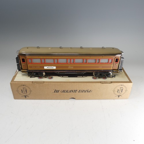 52 - Paya (Spain) ‘0’ gauge electric model railway passenger coach, P.H. 1376, “Coruna/Madrid”, brown bod... 