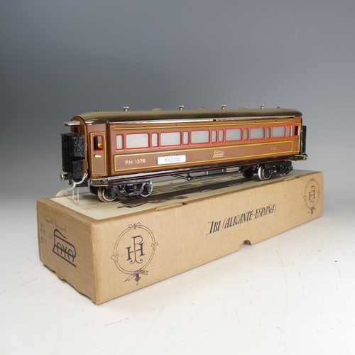 52 - Paya (Spain) ‘0’ gauge electric model railway passenger coach, P.H. 1376, “Coruna/Madrid”, brown bod... 