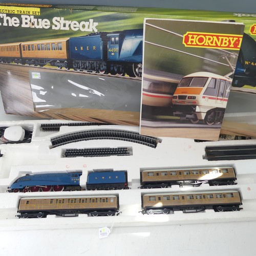 58 - Hornby Railways: '00' gauge R.682 'The Blue Streak' electric train set, comprising 4-6-2 tender loco... 