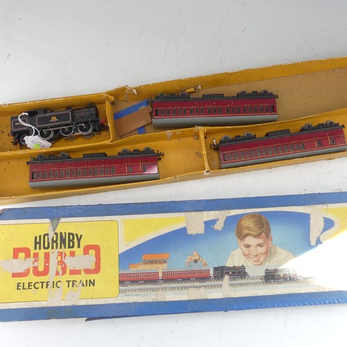 55 - Hornby Dublo: '00' gauge Set 2035 Pullman Train (S.R.), 2-rail electric, comprising 4-6-2 