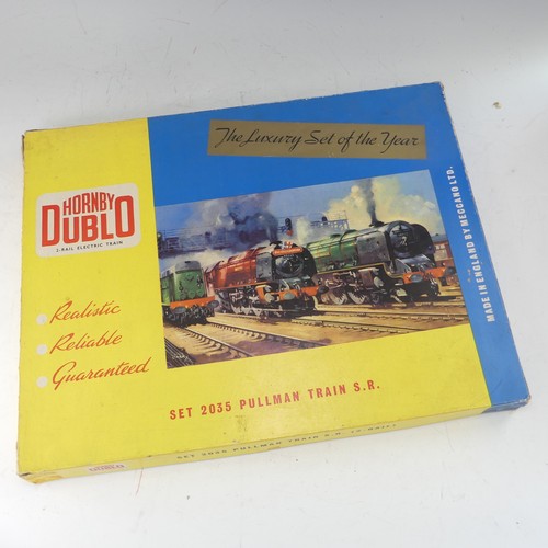 55 - Hornby Dublo: '00' gauge Set 2035 Pullman Train (S.R.), 2-rail electric, comprising 4-6-2 