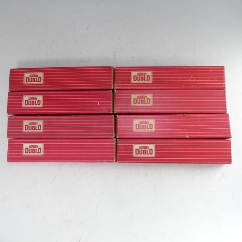 73 - Hornby Dublo: A rake of six B.R. Passenger Coaches, maroon, including 2 x 4052 1st/2nd Corridor Coac... 