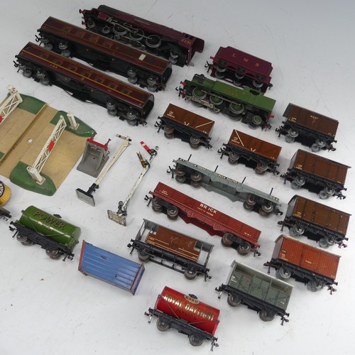 95 - Hornby Dublo: A quantity of '00' gauge model railway, 3-rail electric, including 4-6-2 