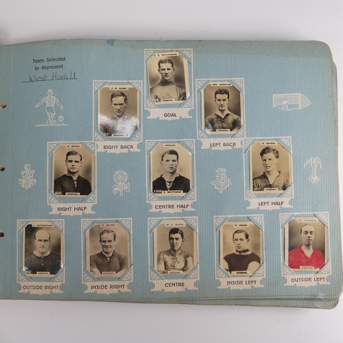 192 - A Godfrey Phillips Ltd. 'Photos of Football Players' card album, 1922/1923, containing Pinnace photo... 