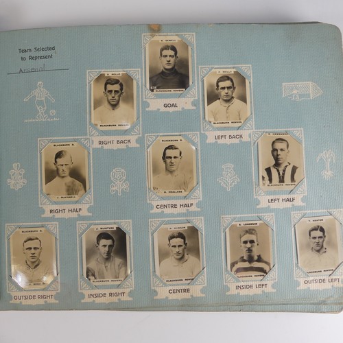 192 - A Godfrey Phillips Ltd. 'Photos of Football Players' card album, 1922/1923, containing Pinnace photo... 