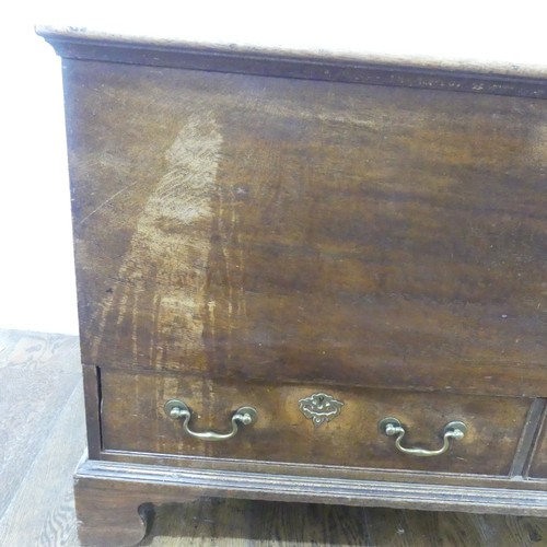 507 - An early Georgian oak mule Chest, rectangular top over two drawers raised on bracket feet, W 124 cm ... 