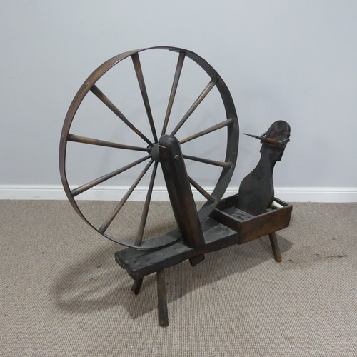 534 - A large late 18th / early 19th century oak country spinning Wheel, W 114 cm x H 114 cm x D 28 cm.... 