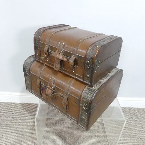 555 - A pair of vintage style oak and leather-effect nesting Suitcases, (largest) W 50 cm x H 23.5 cm x D ... 