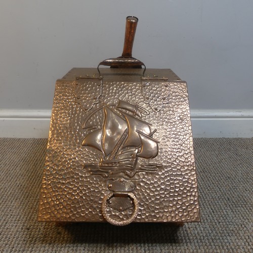 485 - J & F Poole of Hayle Arts & Crafts copper coal Scuttle, with distinctive hammered finish and... 