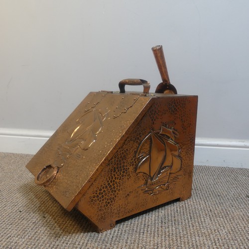 485 - J & F Poole of Hayle Arts & Crafts copper coal Scuttle, with distinctive hammered finish and... 