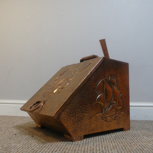 485 - J & F Poole of Hayle Arts & Crafts copper coal Scuttle, with distinctive hammered finish and... 