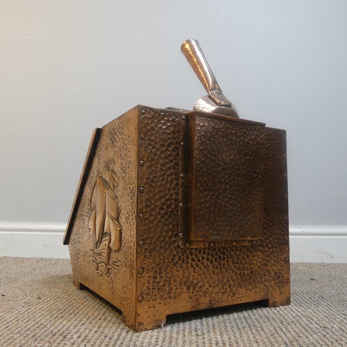 485 - J & F Poole of Hayle Arts & Crafts copper coal Scuttle, with distinctive hammered finish and... 