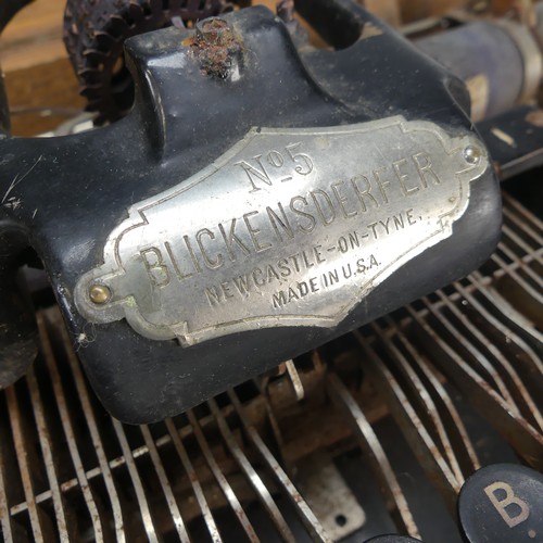 182 - An antique American Blickensderfer No 5 Typewriter, in oak Box, with plaque 'No 5, Blickensderfer, N... 