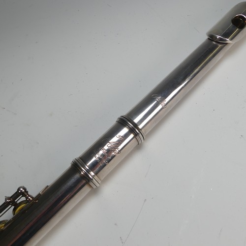 303 - An Altus A907 Flute, with .900 silver headjoint and silver plated body, serial no. 007397, the body ... 