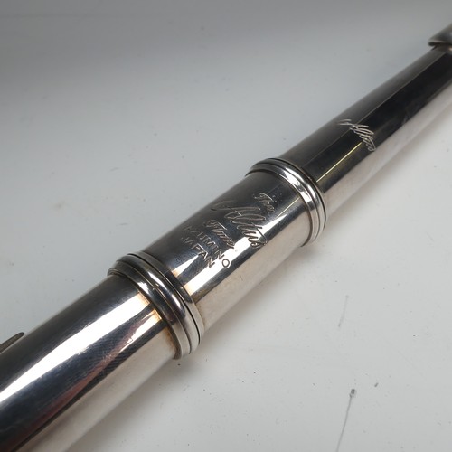 303 - An Altus A907 Flute, with .900 silver headjoint and silver plated body, serial no. 007397, the body ... 