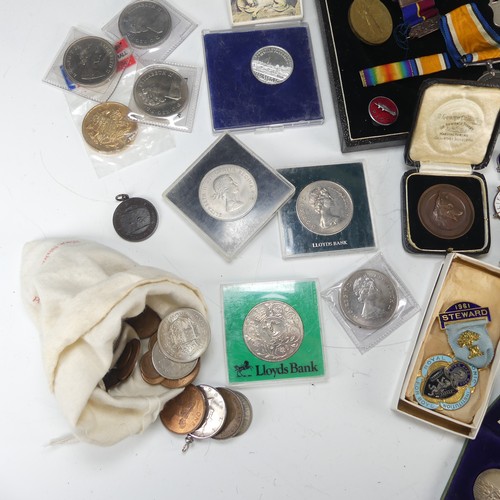 202 - A pair of WW1 Medals, awarded to 2362 pte. W.J. East, Berks Yeo, together with a replica 1739 Patron... 