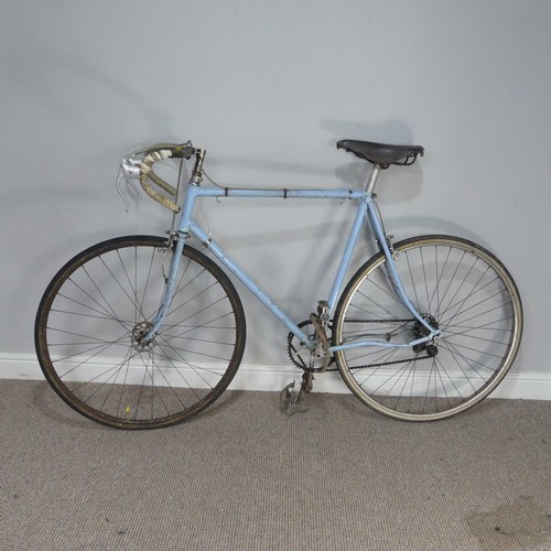 A Hetchins Cycles (Tottenham) handmade Racing Bicycle, dating 1937, (Jeff Scherens copy) with a 23-inch frame finished in light blue enamel, and features: drop-handlebars, Shimano gear lever with 1 x 5 gear range, Weinmann brakes (Tyre 730), 26-inch wheels and Vee Rubber white-wall tyres, quick release front wheel, and a Brooks B17 Narrow saddle.