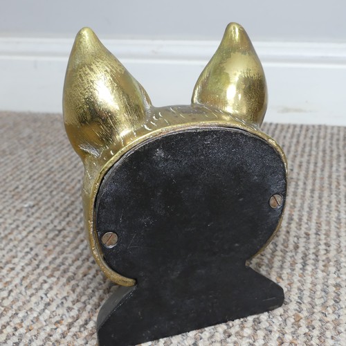 426 - An antique brass doorstop in the form of a Fox / Wolf, H 18 cm.