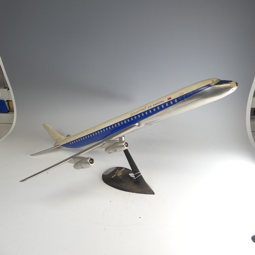 160 - An aircraft manufacturers desktop metal model Aeroplane, 1:72 scale aeroplane of International Air B... 