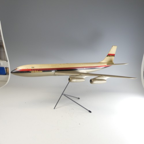 160 - An aircraft manufacturers desktop metal model Aeroplane, 1:72 scale aeroplane of International Air B... 