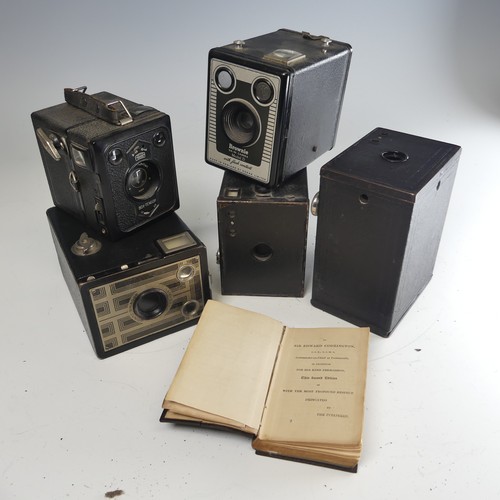 175 - An interesting collectors Lot, including ; A Victorian 'sweetheart' shell Anchor, 5 vintage Cameras ... 