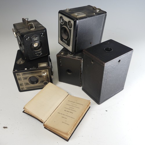 175 - An interesting collectors Lot, including ; A Victorian 'sweetheart' shell Anchor, 5 vintage Cameras ... 