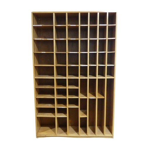 528 - A contemporary oak set of open Shelves / shelving Unit, graduating open shelves / pigeon holes from ... 