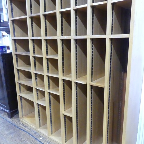 528 - A contemporary oak set of open Shelves / shelving Unit, graduating open shelves / pigeon holes from ... 