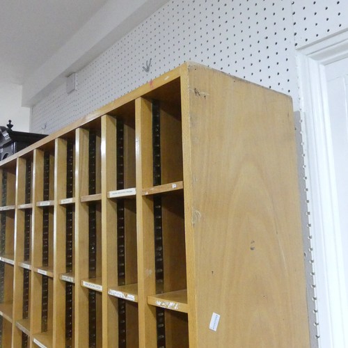 528 - A contemporary oak set of open Shelves / shelving Unit, graduating open shelves / pigeon holes from ... 