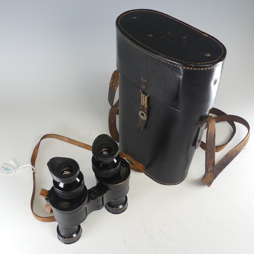 209 - A pair of German WW2 Kriegsmarine Binoculars, stamped 'Dm-1v, 8 x 30, D.F. Artl, KRIEGSMARINE' and '... 