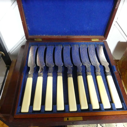 378 - A canteen of silver plated Fish Cutlery, six place setting with mother of pearl handles, in velvet l... 