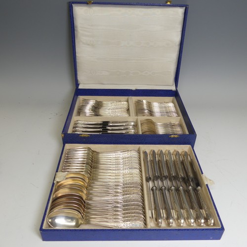 378 - A canteen of silver plated Fish Cutlery, six place setting with mother of pearl handles, in velvet l... 