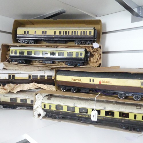 44 - Exley ‘0’ gauge GWR Corridor Passenger Coach, chocolate and cream, No.5110, together with five other... 