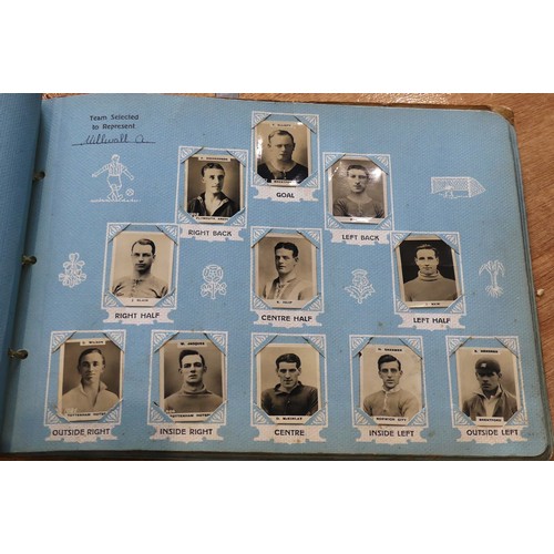 192 - A Godfrey Phillips Ltd. 'Photos of Football Players' card album, 1922/1923, containing Pinnace photo... 