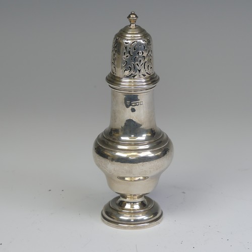 61 - A George V silver Sugar Caster, by Stewart Dawson & Co Ltd., hallmarked London 1912 of tradition... 