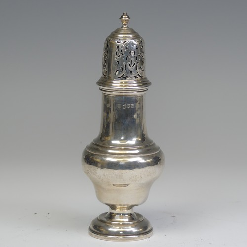 61 - A George V silver Sugar Caster, by Stewart Dawson & Co Ltd., hallmarked London 1912 of tradition... 