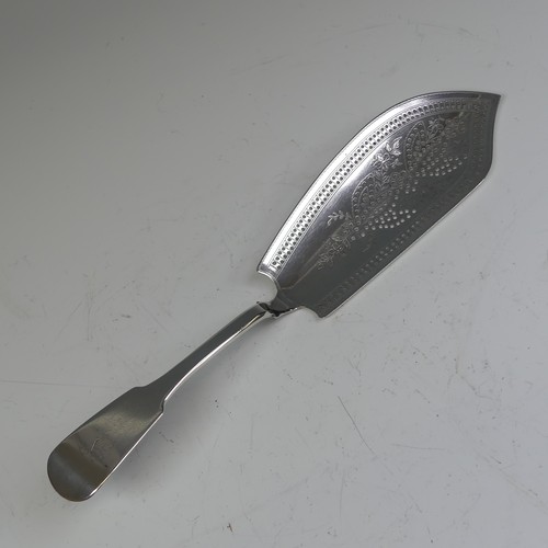 32 - A George III silver Fish Slice, by Thomas Freeth II, hallmarked London 1818, fiddle pattern, the bla... 