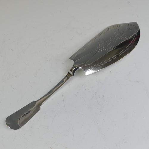 32 - A George III silver Fish Slice, by Thomas Freeth II, hallmarked London 1818, fiddle pattern, the bla... 