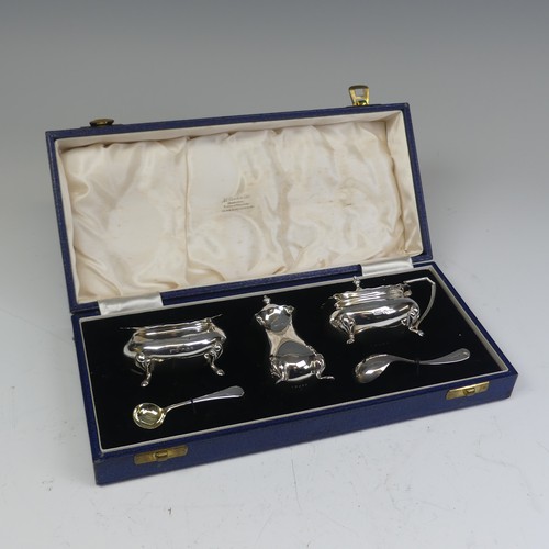 30 - A matched silver three piece Cruet Set, by James Dixon & Sons Ltd., hallmarked Sheffield, 1949 (... 