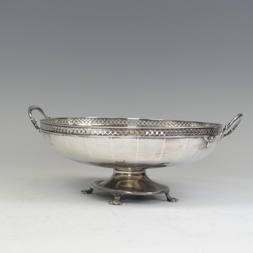 47 - A George V silver two-handled Tazza, by William Hutton & Sons Ltd., hallmarked Sheffield, 1927,o... 