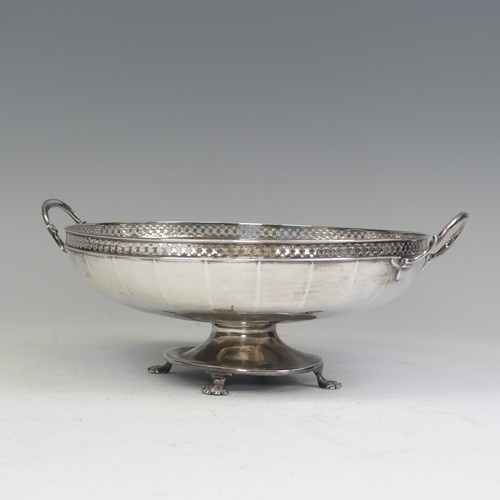 47 - A George V silver two-handled Tazza, by William Hutton & Sons Ltd., hallmarked Sheffield, 1927,o... 